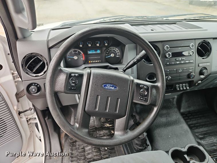 image for item EO4715 2017 Ford F650 box truck