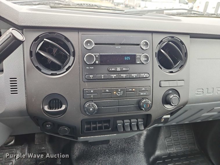 image for item EO4715 2017 Ford F650 box truck