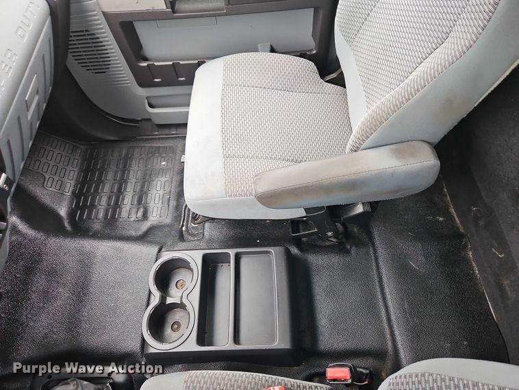 image for item EO4715 2017 Ford F650 box truck