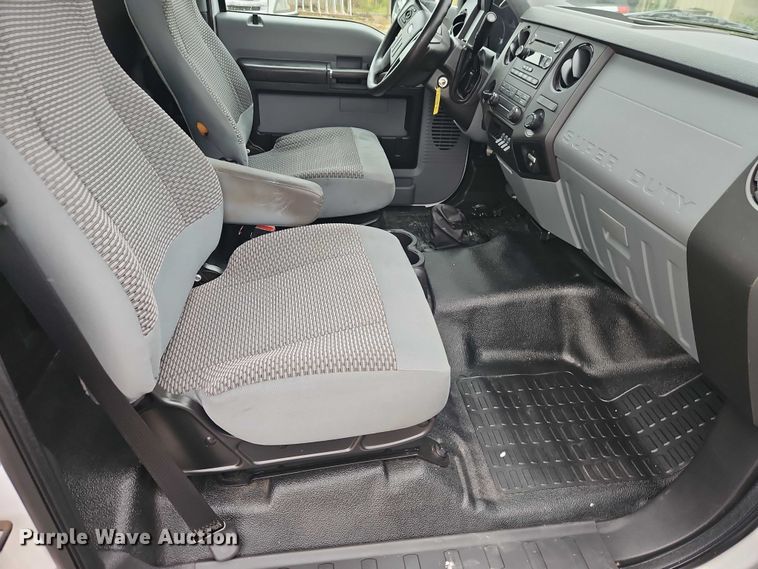 image for item EO4715 2017 Ford F650 box truck