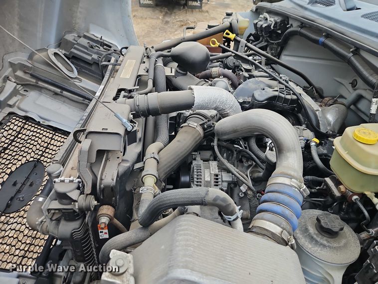 image for item EO4715 2017 Ford F650 box truck