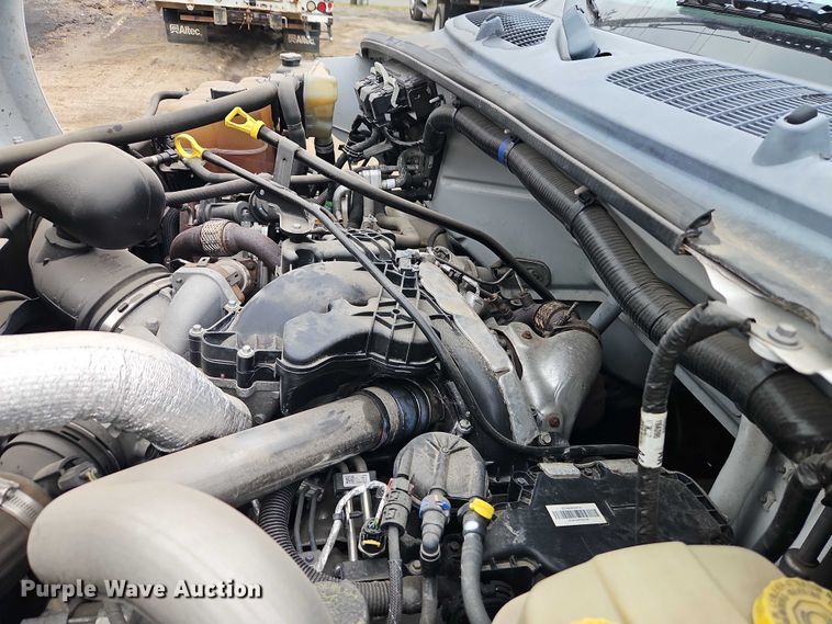 image for item EO4715 2017 Ford F650 box truck