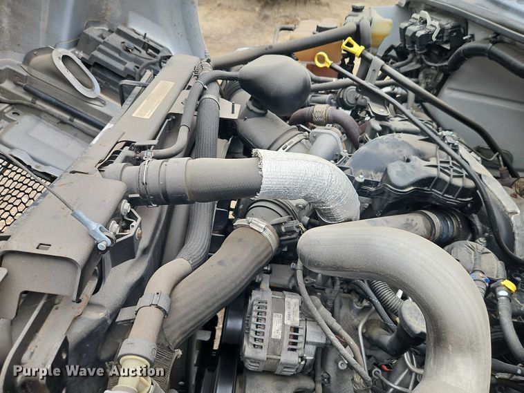 image for item EO4715 2017 Ford F650 box truck