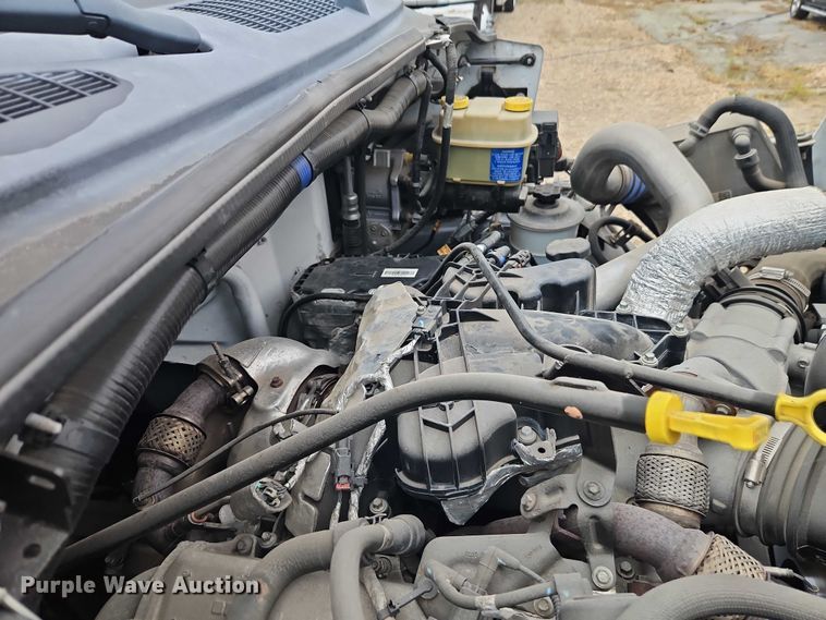 image for item EO4715 2017 Ford F650 box truck