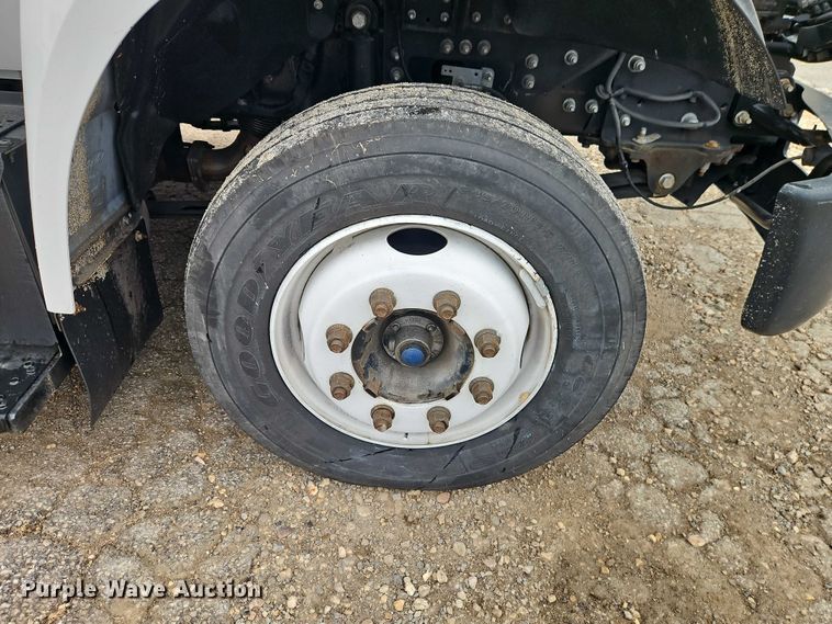 image for item EO4715 2017 Ford F650 box truck