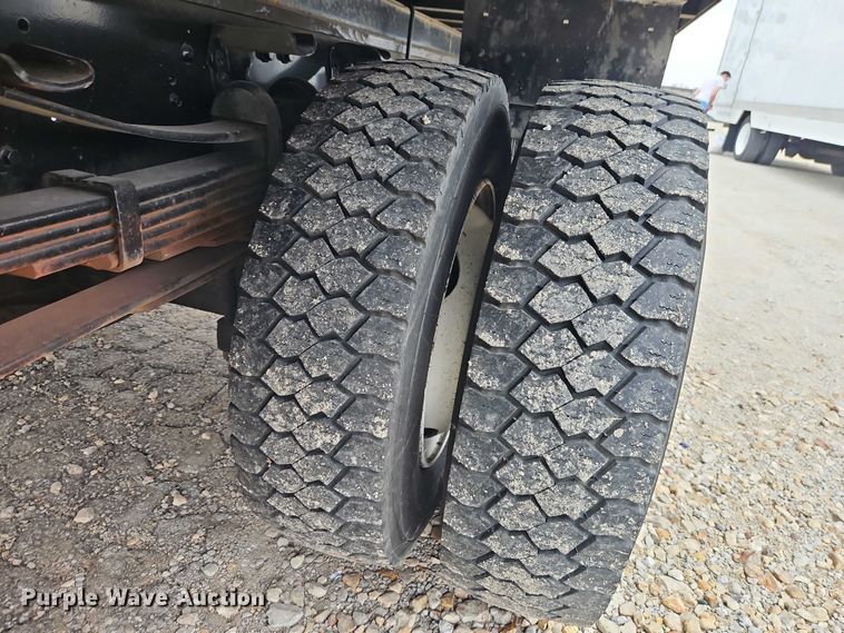 image for item EO4715 2017 Ford F650 box truck