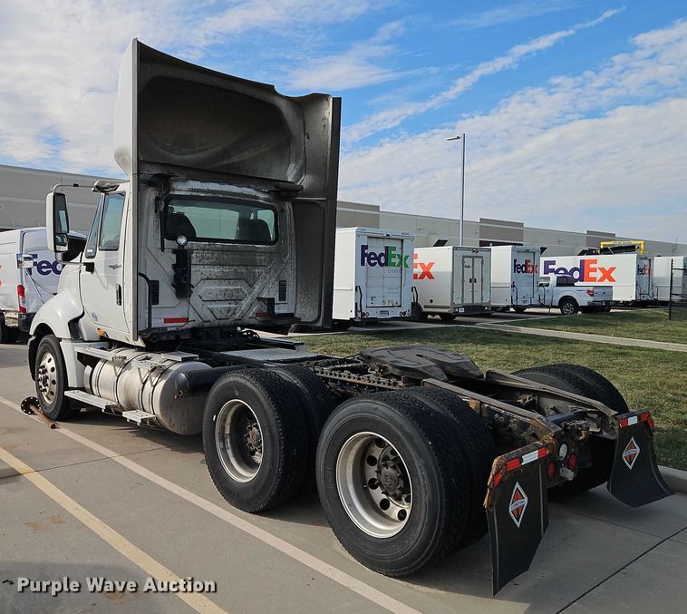 image for item EO4724 2014 International ProStar semi truck