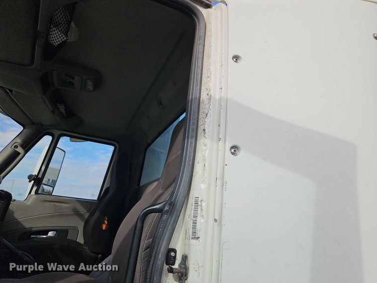 image for item EO4724 2014 International ProStar semi truck