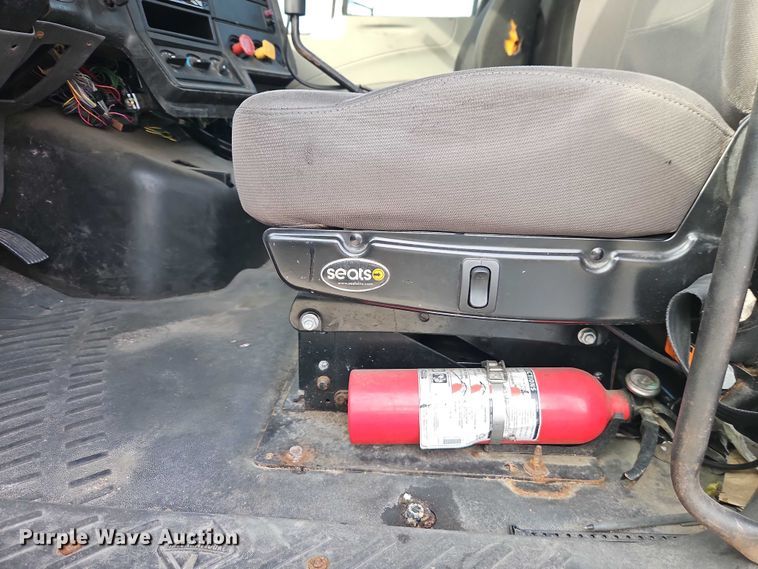 image for item EO4724 2014 International ProStar semi truck