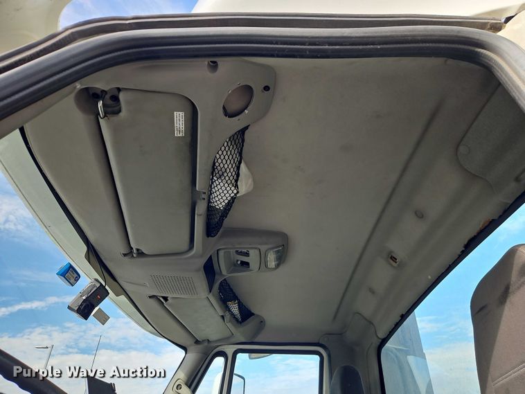 image for item EO4724 2014 International ProStar semi truck