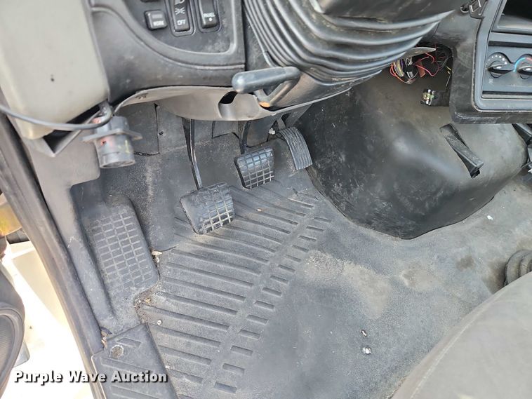 image for item EO4724 2014 International ProStar semi truck