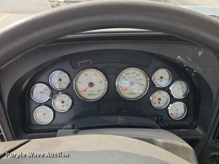 image for item EO4724 2014 International ProStar semi truck