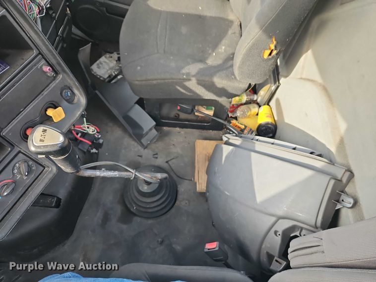 image for item EO4724 2014 International ProStar semi truck