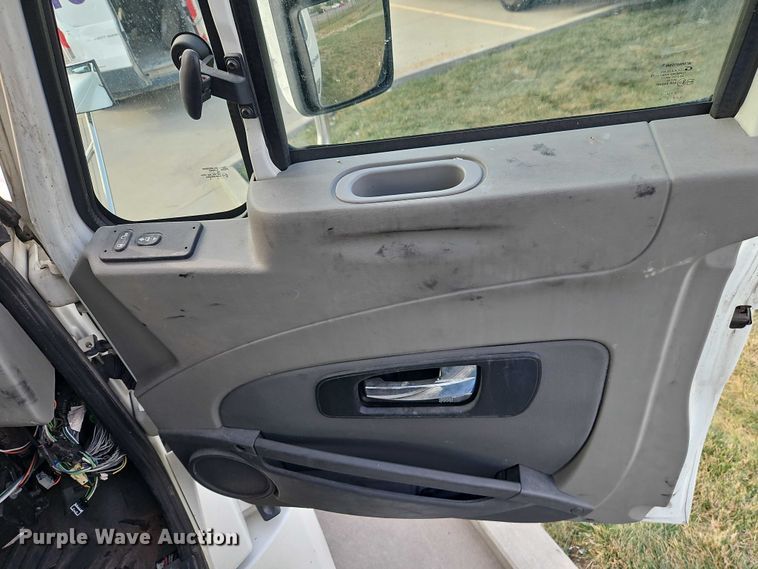 image for item EO4724 2014 International ProStar semi truck