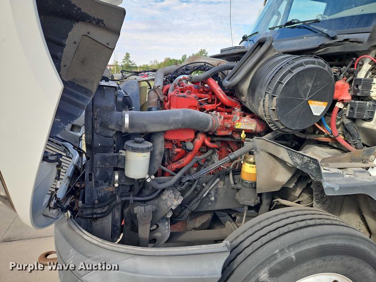 image for item EO4724 2014 International ProStar semi truck