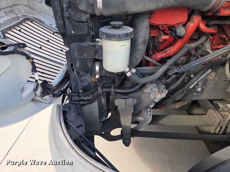 image for item EO4724 2014 International ProStar semi truck