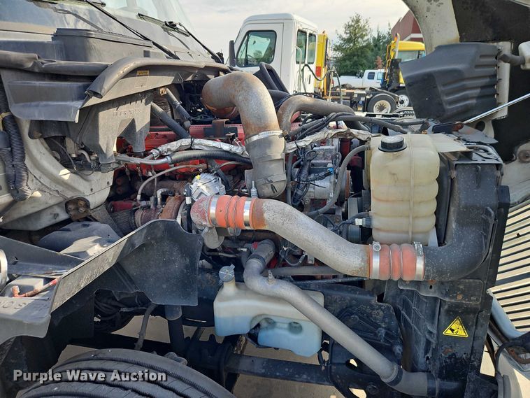 image for item EO4724 2014 International ProStar semi truck