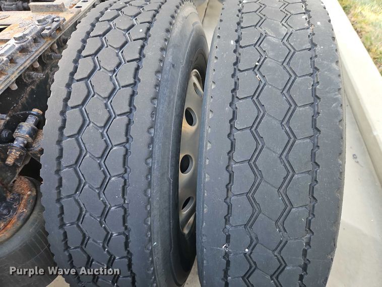 image for item EO4724 2014 International ProStar semi truck