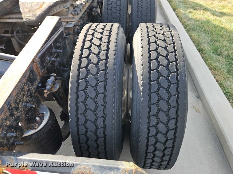 image for item EO4724 2014 International ProStar semi truck