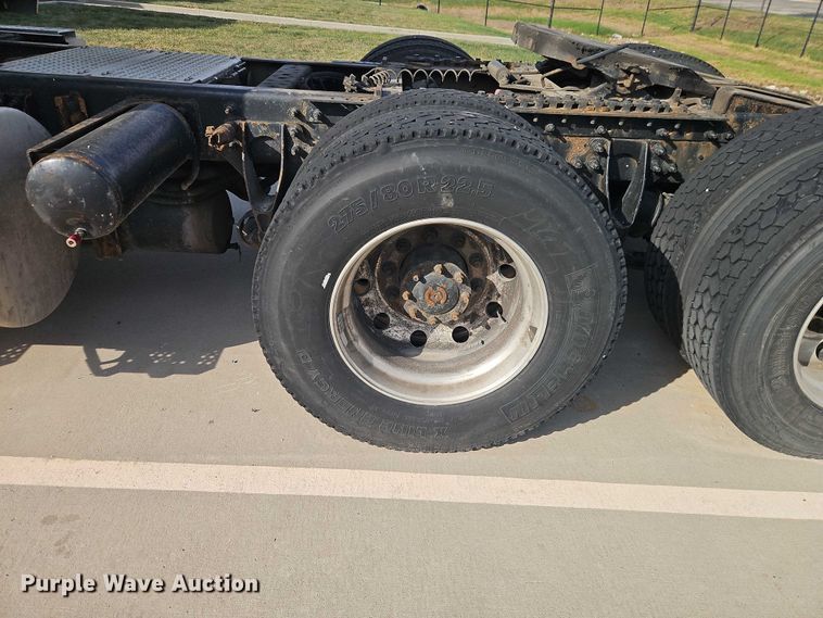 image for item EO4724 2014 International ProStar semi truck