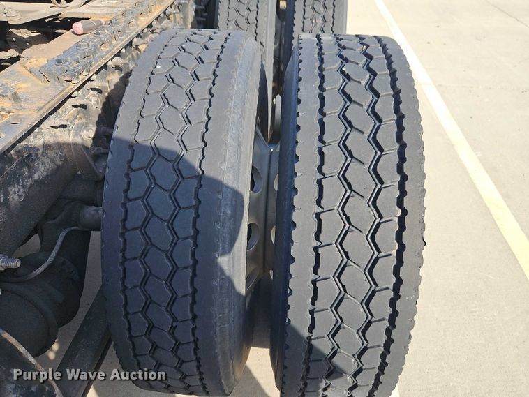 image for item EO4724 2014 International ProStar semi truck