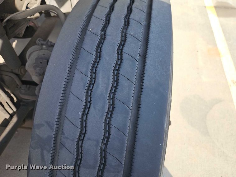 image for item EO4724 2014 International ProStar semi truck