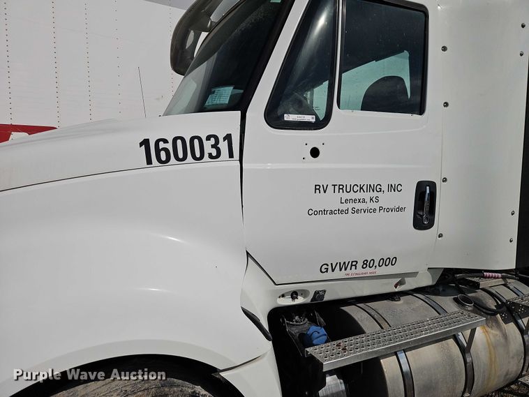 image for item EO4725 2015 International ProStar semi truck