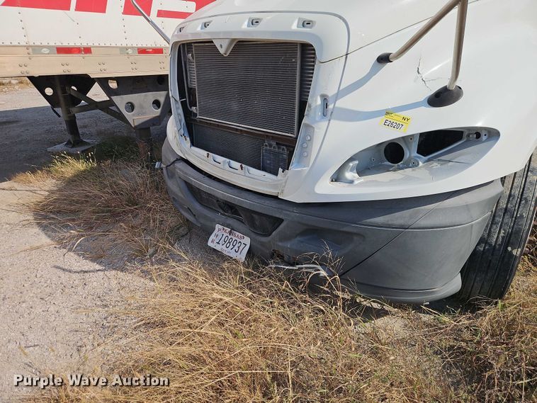 image for item EO4725 2015 International ProStar semi truck