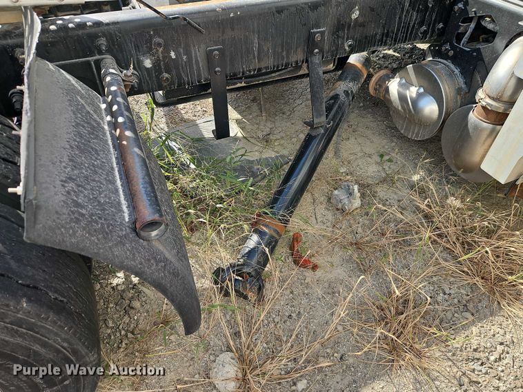 image for item EO4725 2015 International ProStar semi truck