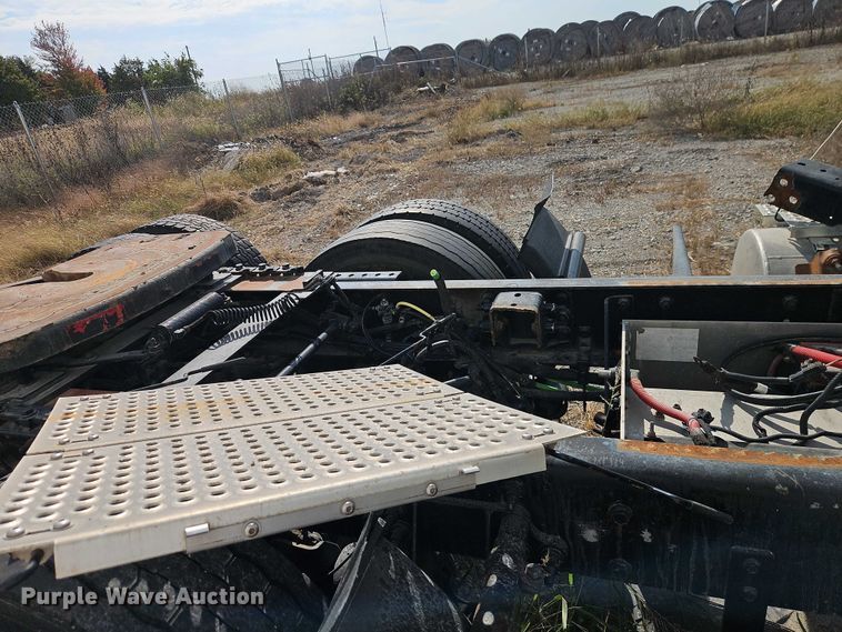 image for item EO4725 2015 International ProStar semi truck