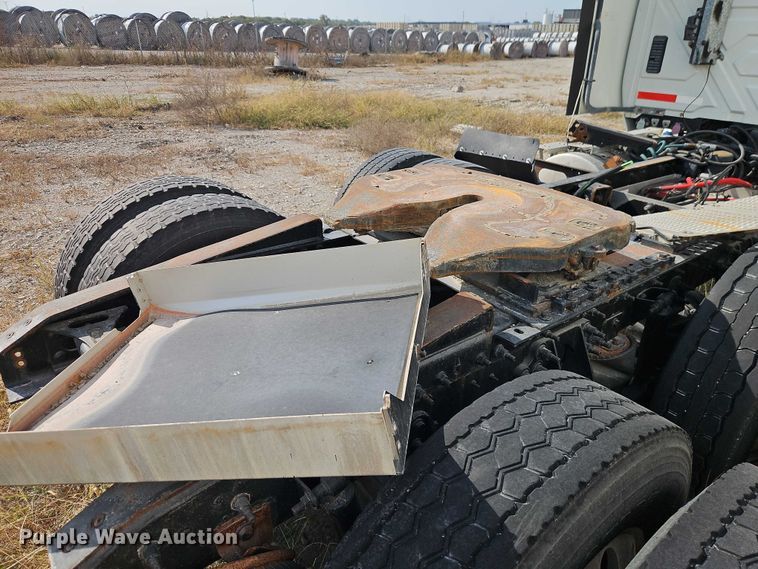 image for item EO4725 2015 International ProStar semi truck