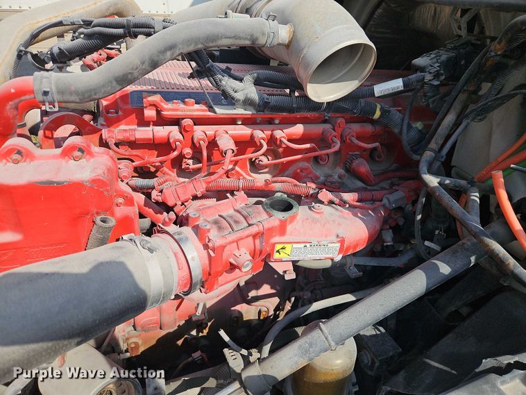 image for item EO4725 2015 International ProStar semi truck