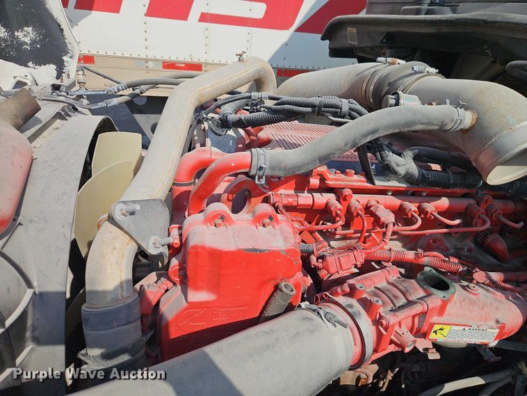 image for item EO4725 2015 International ProStar semi truck