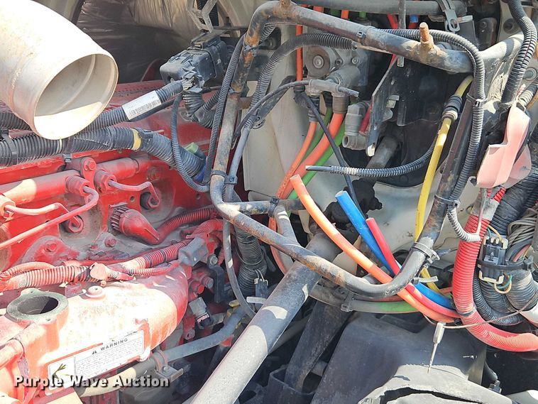 image for item EO4725 2015 International ProStar semi truck