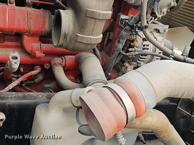 image for item EO4725 2015 International ProStar semi truck