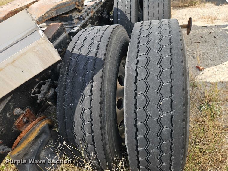 image for item EO4725 2015 International ProStar semi truck