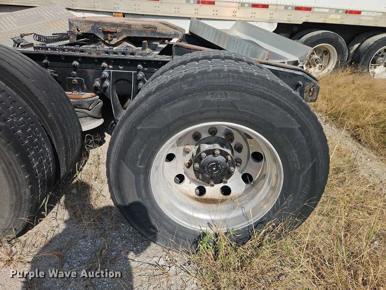 image for item EO4725 2015 International ProStar semi truck