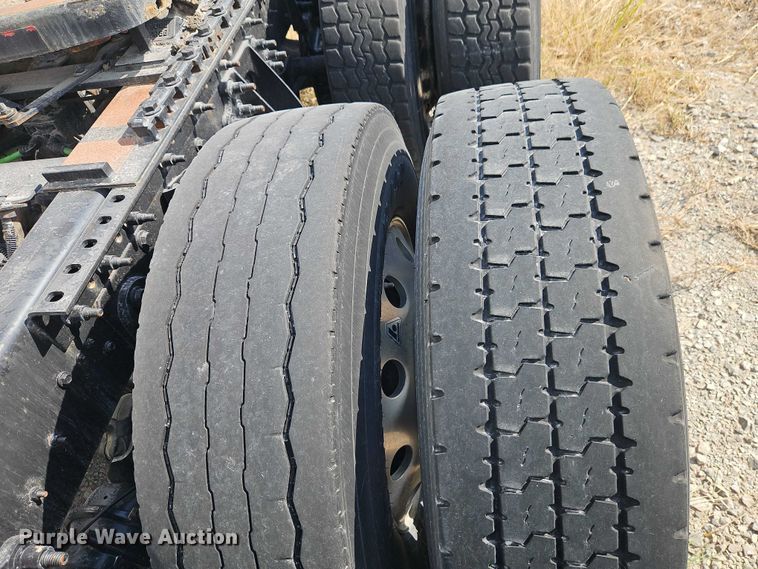 image for item EO4725 2015 International ProStar semi truck