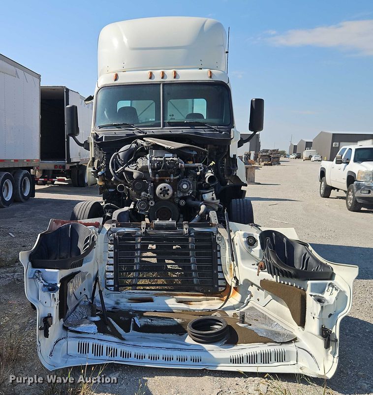image for item EO4726 2017 Freightliner Cascadia semi truck