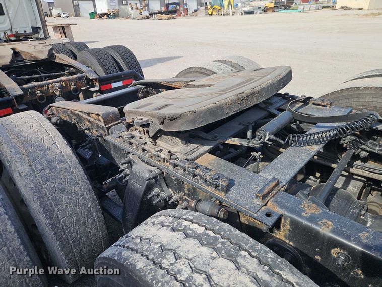 image for item EO4726 2017 Freightliner Cascadia semi truck