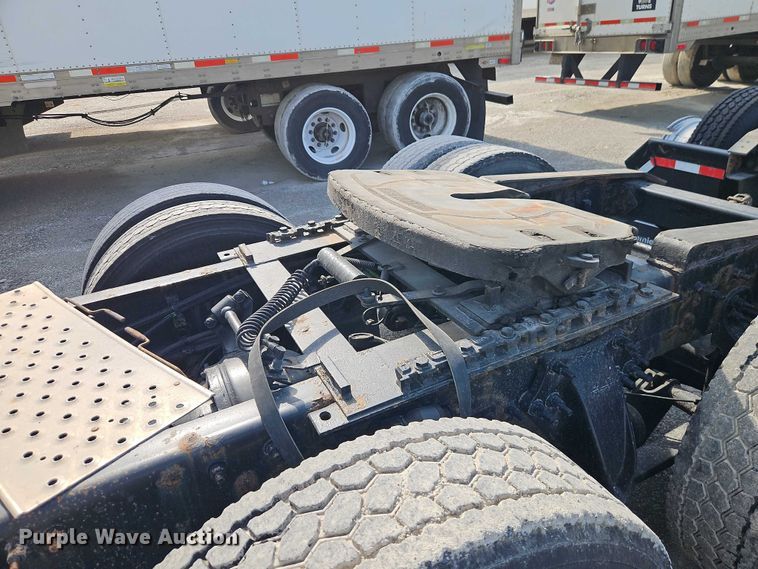 image for item EO4726 2017 Freightliner Cascadia semi truck