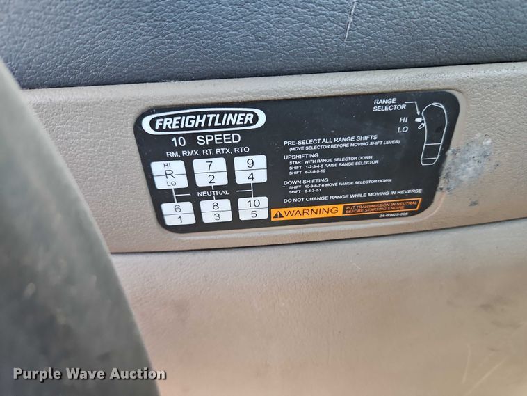 image for item EO4726 2017 Freightliner Cascadia semi truck