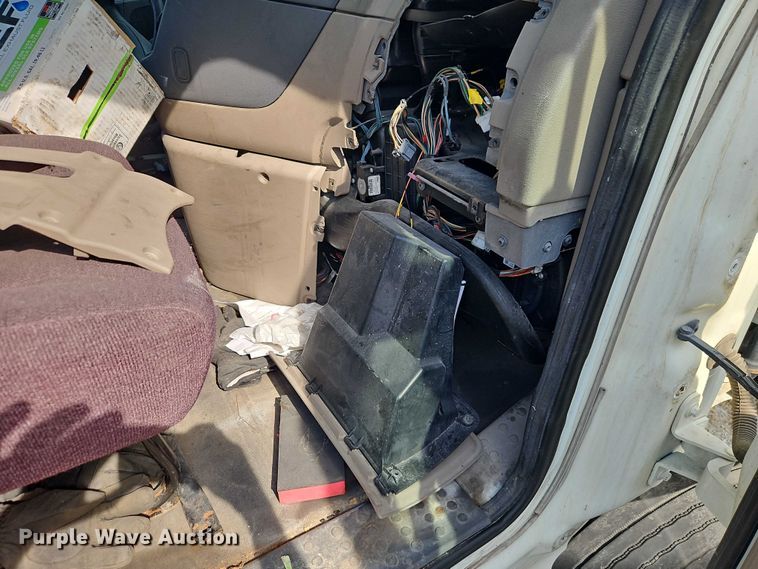 image for item EO4726 2017 Freightliner Cascadia semi truck