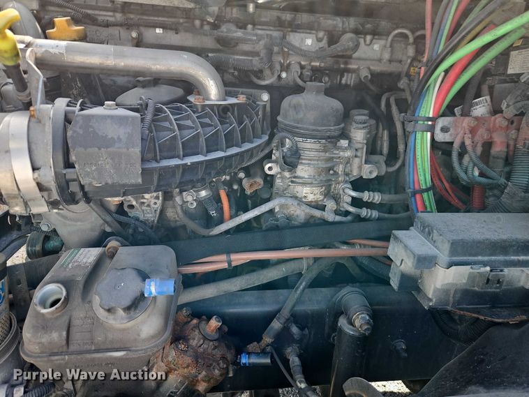 image for item EO4726 2017 Freightliner Cascadia semi truck