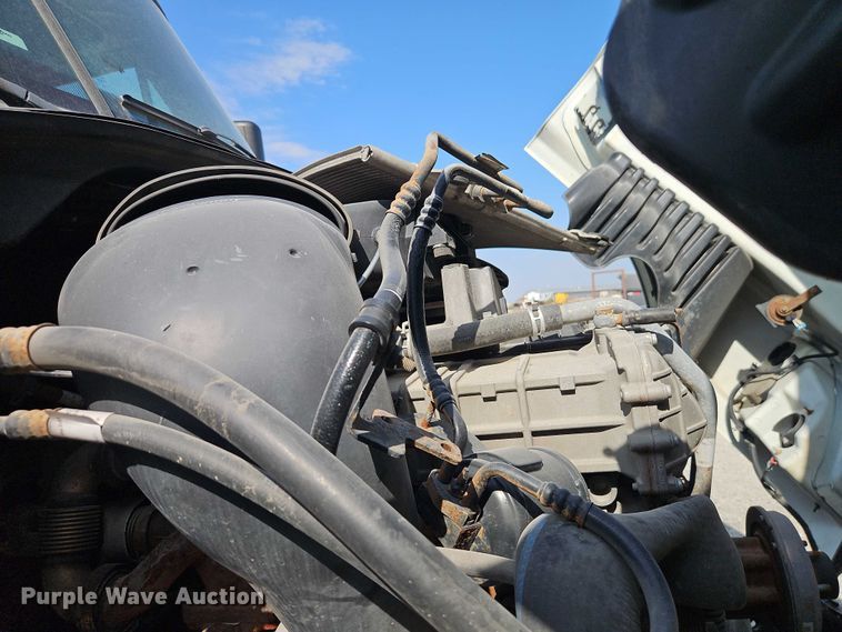 image for item EO4726 2017 Freightliner Cascadia semi truck