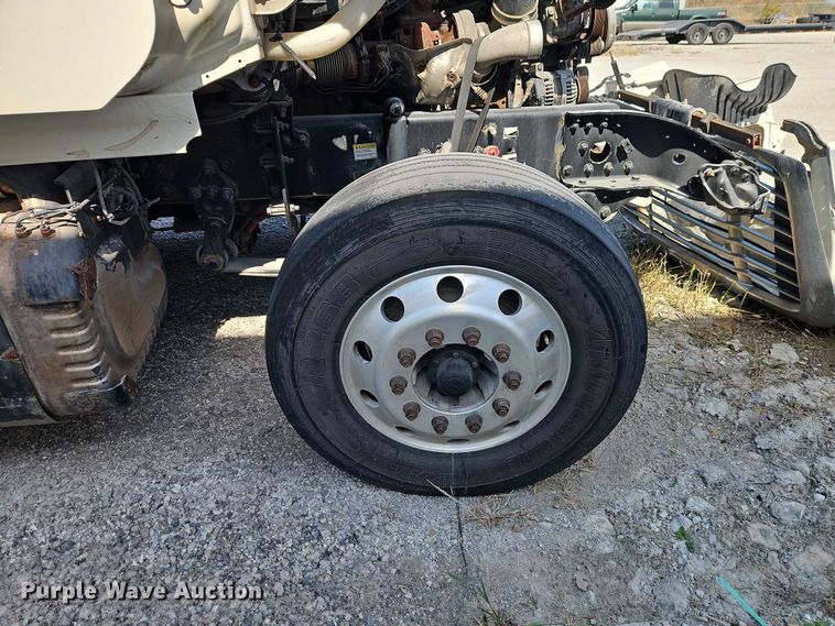 image for item EO4726 2017 Freightliner Cascadia semi truck