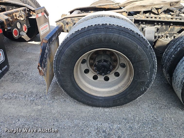 image for item EO4726 2017 Freightliner Cascadia semi truck