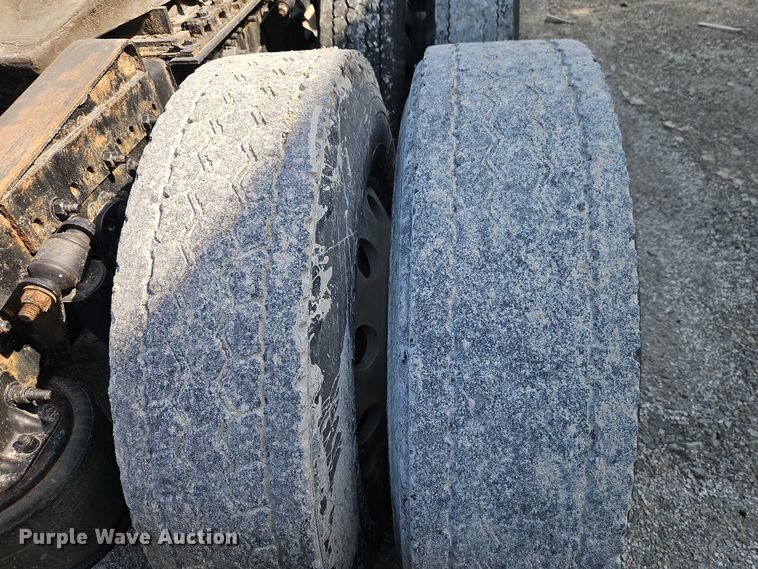 image for item EO4726 2017 Freightliner Cascadia semi truck