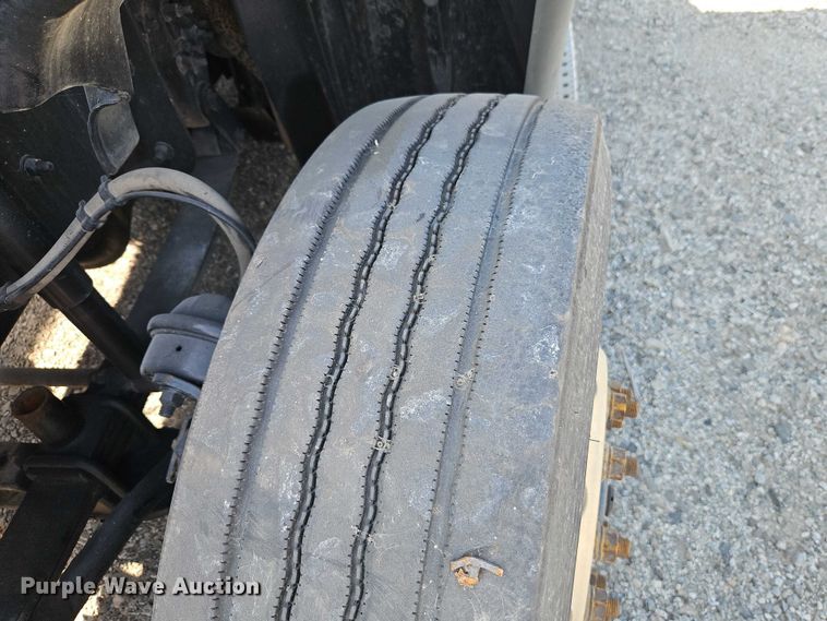 image for item EO4726 2017 Freightliner Cascadia semi truck