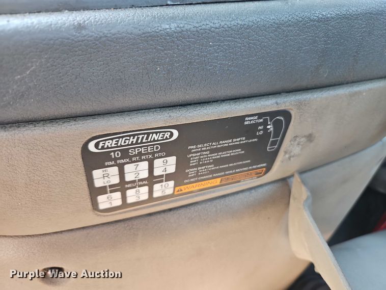 image for item EO4727 2017 Freightliner Cascadia semi truck